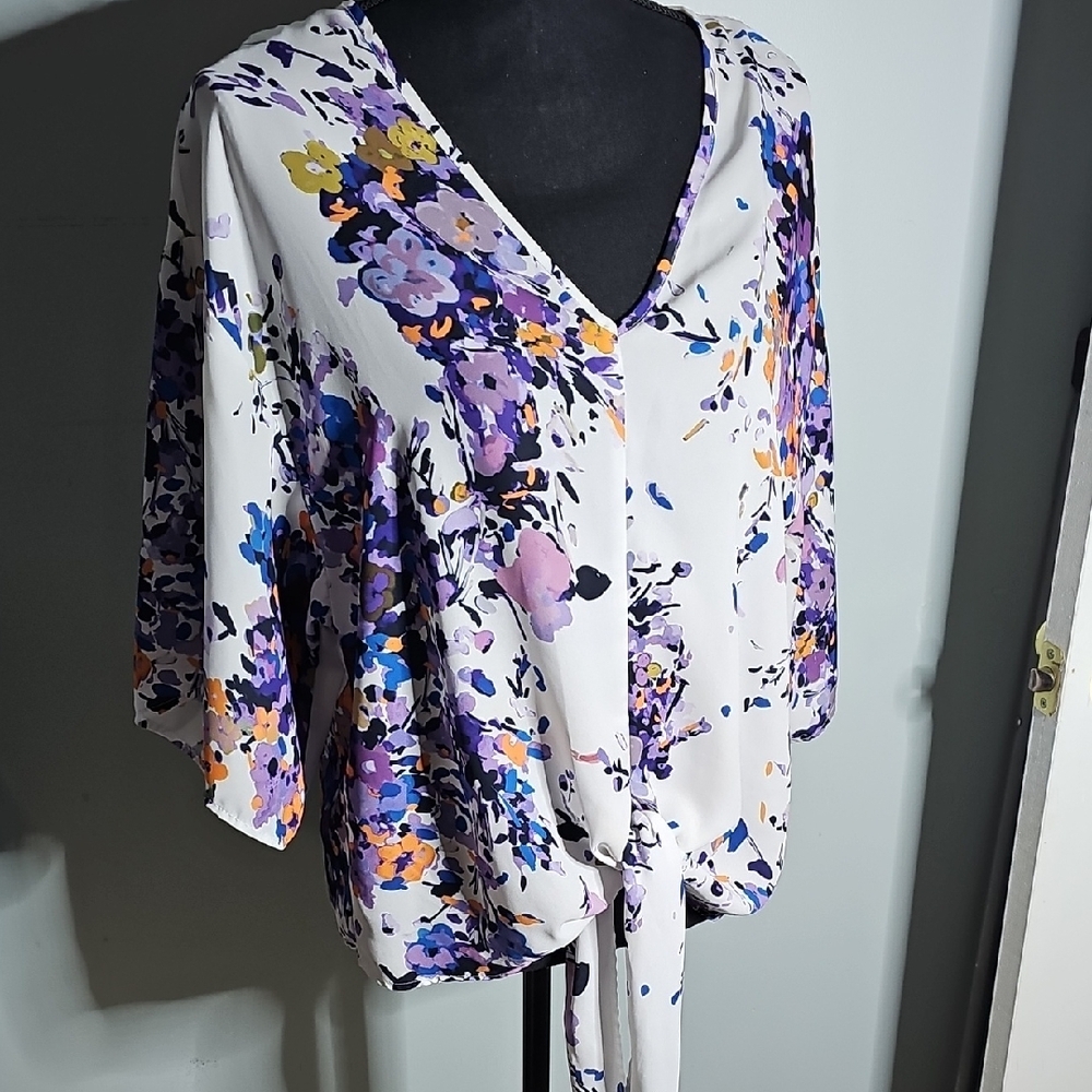 Beutiful Blouse White Purple Size Large Perfect For Summer